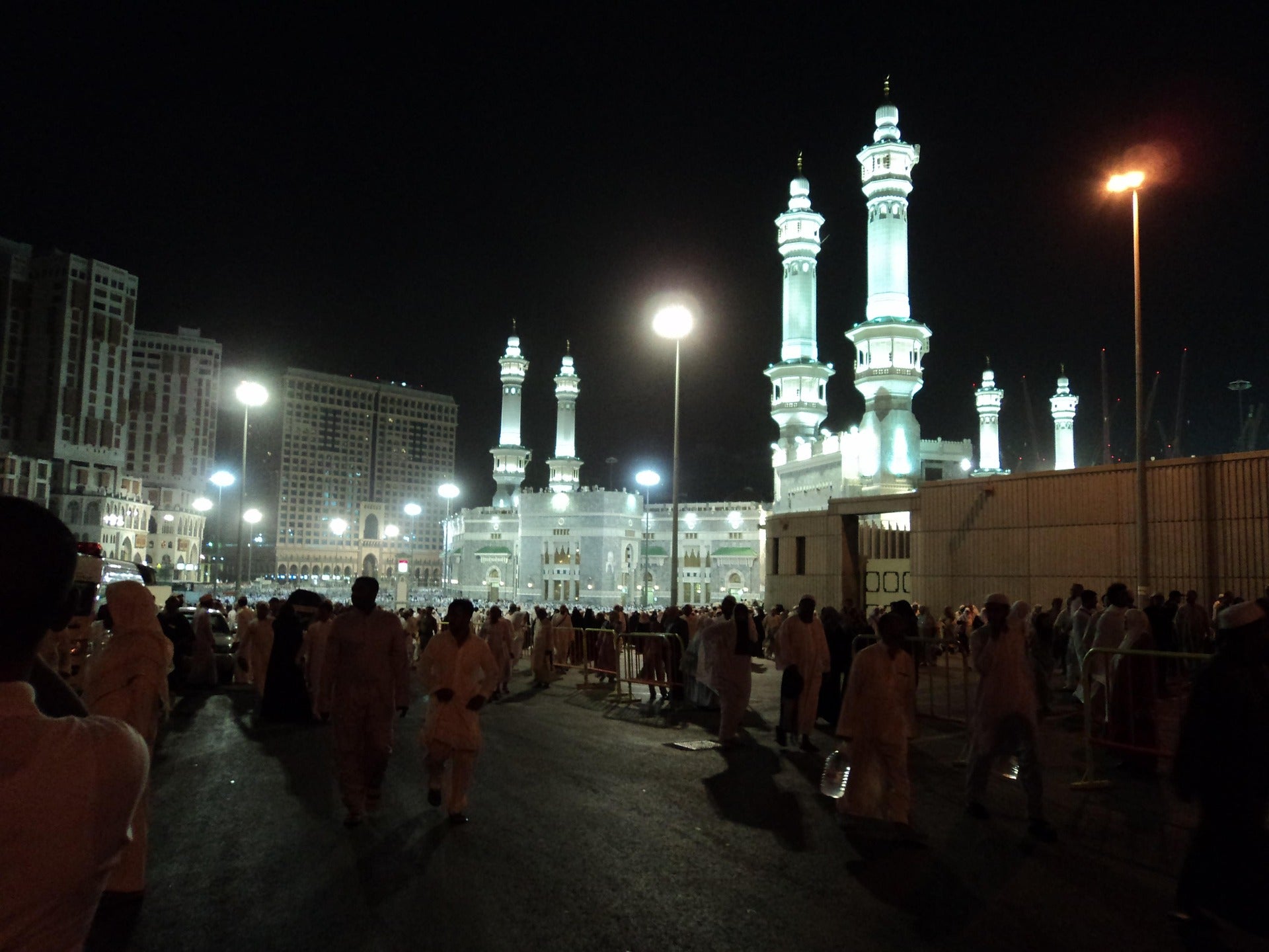 How To Wish Someone Going to Umrah?  - Best Islamic Things To Say & Do