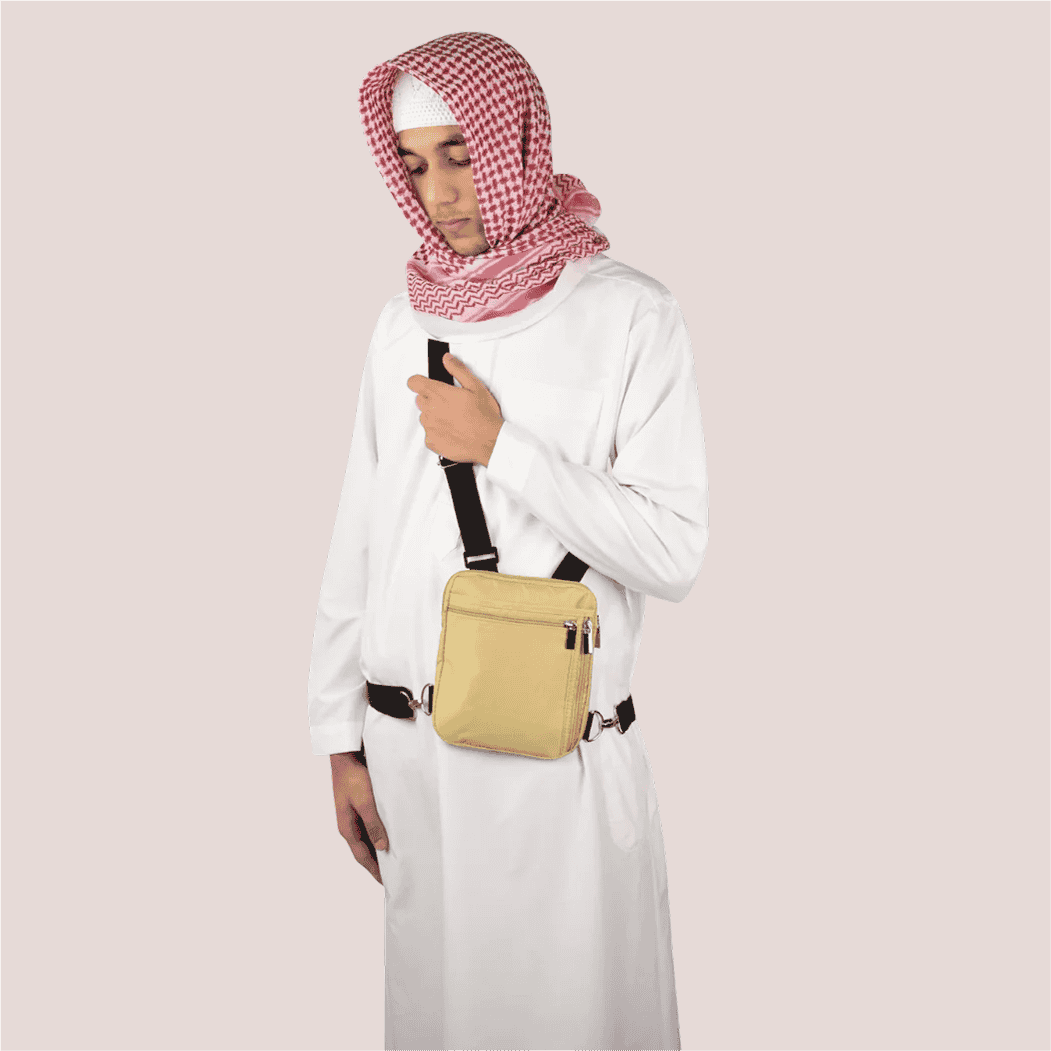muslim_pilgrim_wearing_pilgrim_shops_hajj_and_umrah_bag